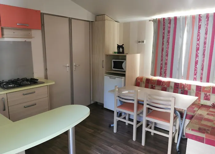 Campeggio Village De L'ostriconi 3 Etoiles Palasca (Corsica)